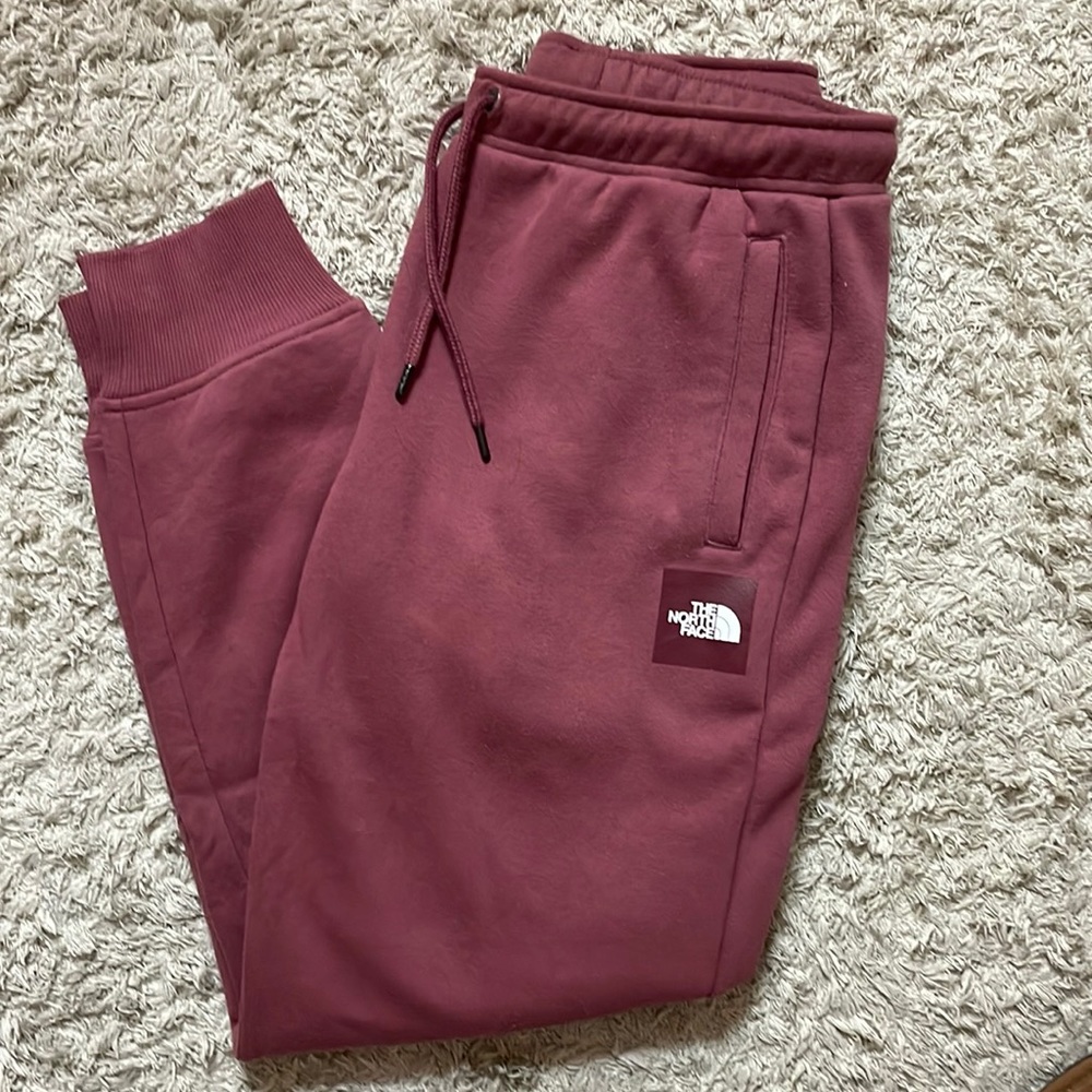*Never Worn* Women’s North Face Joggers